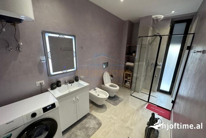 Shtepi ne shitje Apartament ne Tirane, 1+1, Mobilimi E mobiluar, Pagesa 196,000  Euro.