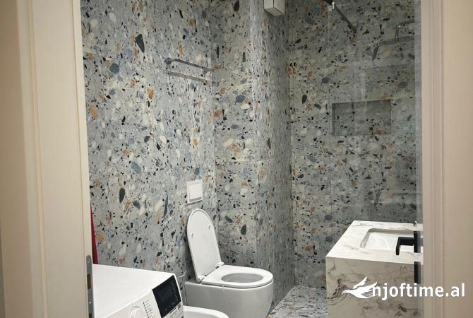 Shtepi me qera Apartament ne Tirane, 2+1, Mobilimi E mobiluar, Pagesa 700  Euro.