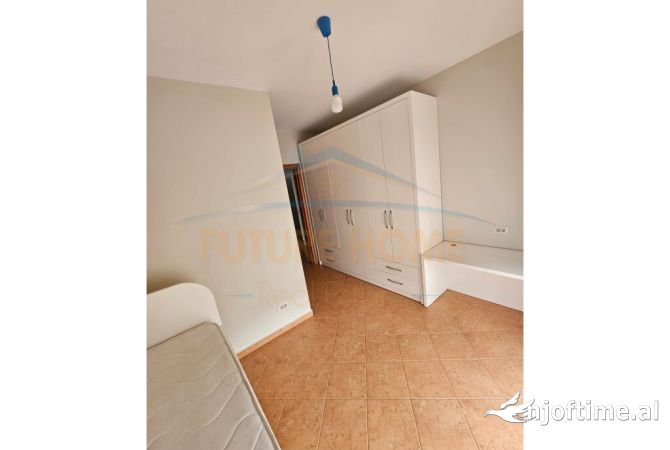 Shtepi me qera Apartament ne Tirane, 3+1, Mobilimi E mobiluar, Pagesa 650  Euro.