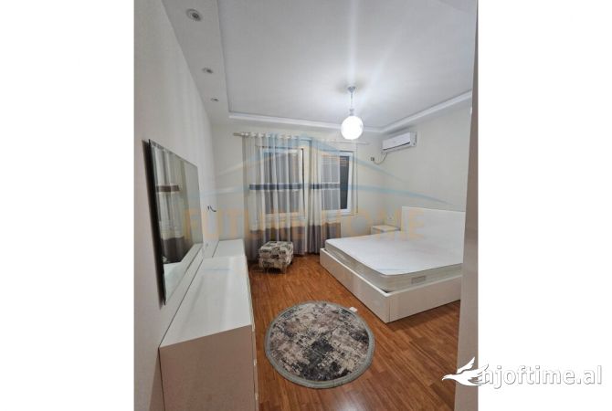 Shtepi me qera Apartament ne Tirane, 3+1, Mobilimi E mobiluar, Pagesa 650  Euro.
