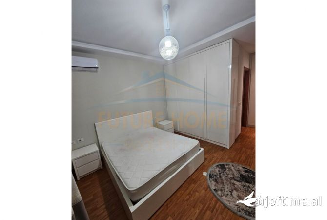 Shtepi me qera Apartament ne Tirane, 3+1, Mobilimi E mobiluar, Pagesa 650  Euro.