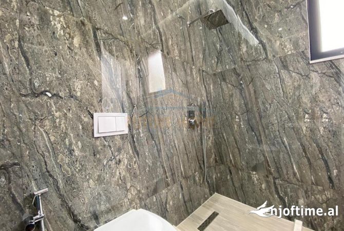 Shtepi ne shitje Apartament ne Tirane, 2+1, Mobilimi E mobiluar, Pagesa 190,000  Euro.