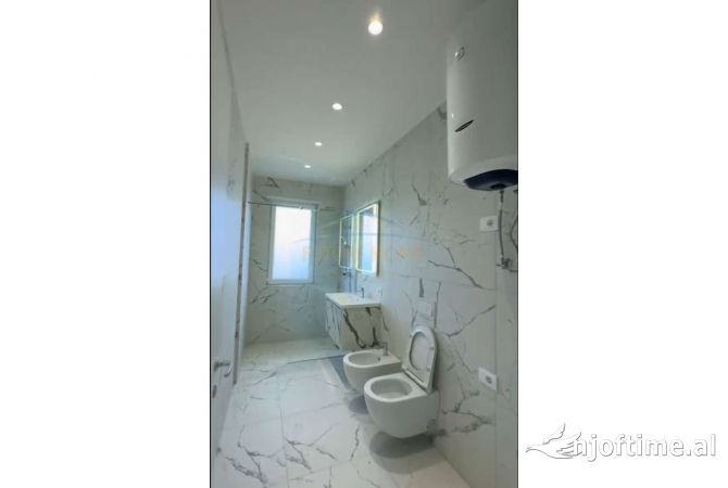 Shtepi me qera Apartament ne Tirane, 2+1, Mobilimi Pjeserisht e mobiluar, Pagesa 450  Euro.