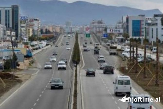 Ambient biznesi me qera 4+1 ne Tirane - 12,000 Euro