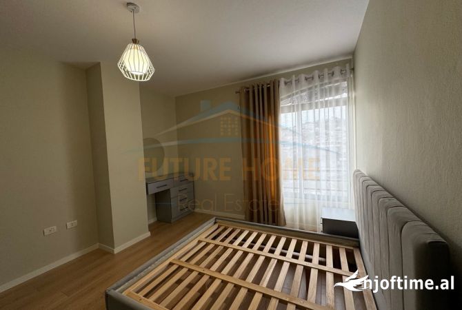 Shtepi ne shitje Apartament ne Tirane, 2+1, Mobilimi E mobiluar, Pagesa 118,000  Euro.