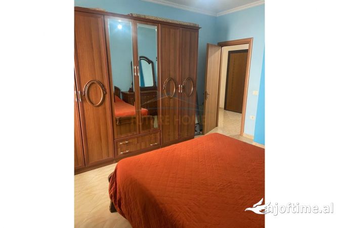 Shtepi me qera 1+1 ne Tirane - 400 Euro