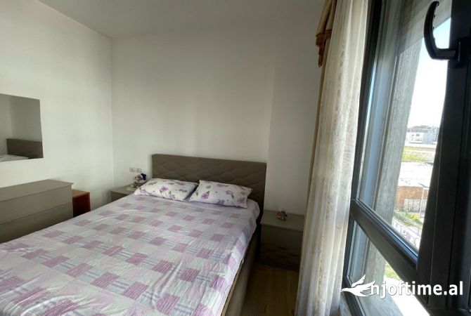 Shtepi me qera Apartament ne Tirane, 2+1, Mobilimi E mobiluar, Pagesa 800  Euro.