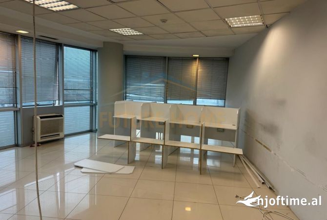 Qira, Ambient Biznesi, Selvia