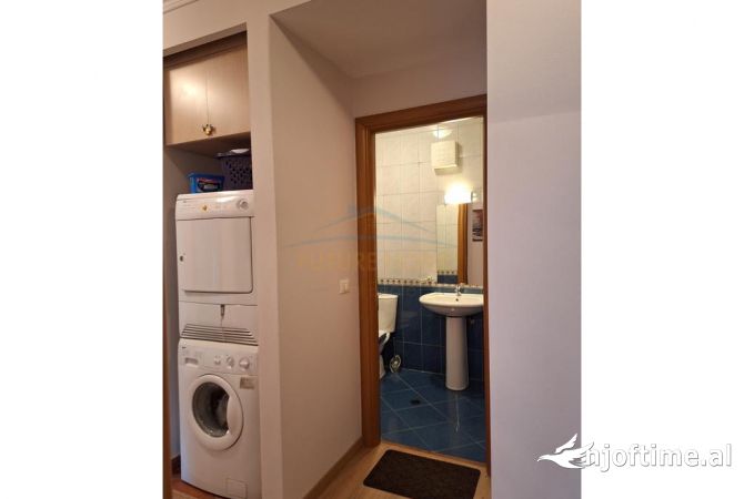 Shtepi me qera Apartament ne Tirane, 2+1, Mobilimi E mobiluar, Pagesa 900  Euro.