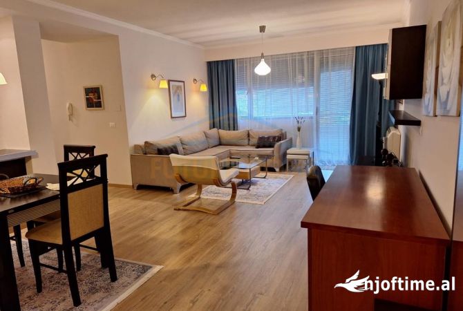 Shtepi me qera Apartament ne Tirane, 2+1, Mobilimi E mobiluar, Pagesa 900  Euro.