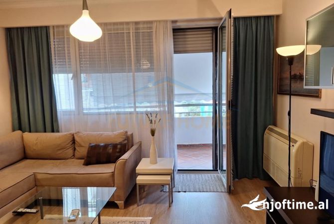 Shtepi me qera Apartament ne Tirane, 2+1, Mobilimi E mobiluar, Pagesa 900  Euro.