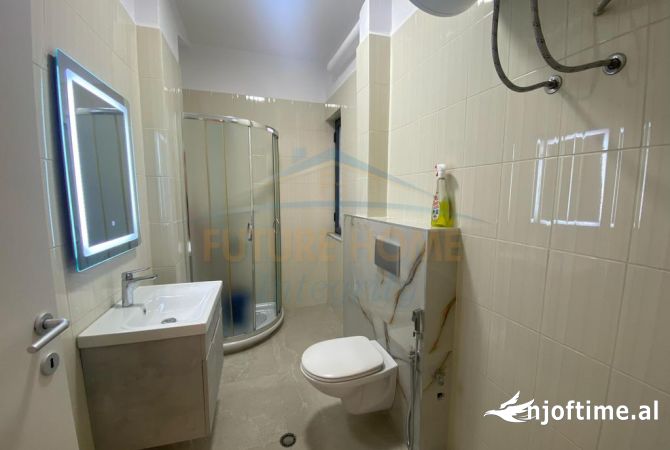 Shtepi ne shitje Apartament ne Tirane, 1+1, Mobilimi Bosh, pa mobiluar, Pagesa 135,000  Euro.