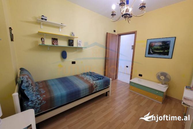 Shtepi me qera Apartament ne Tirane, 2+1, Mobilimi E mobiluar, Pagesa 700  Euro.