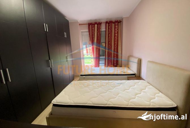 Shtepi me qera Apartament ne Tirane, 2+1, Mobilimi E mobiluar, Pagesa 700  Euro.