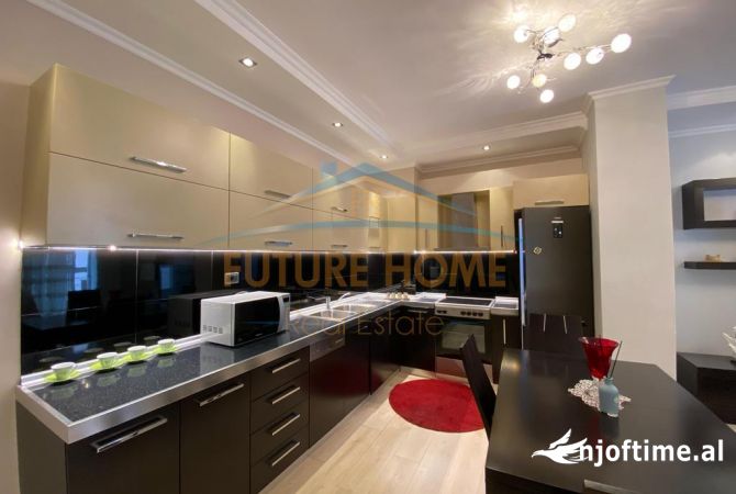 Shtepi me qera Apartament ne Tirane, 2+1, Mobilimi E mobiluar, Pagesa 700  Euro.