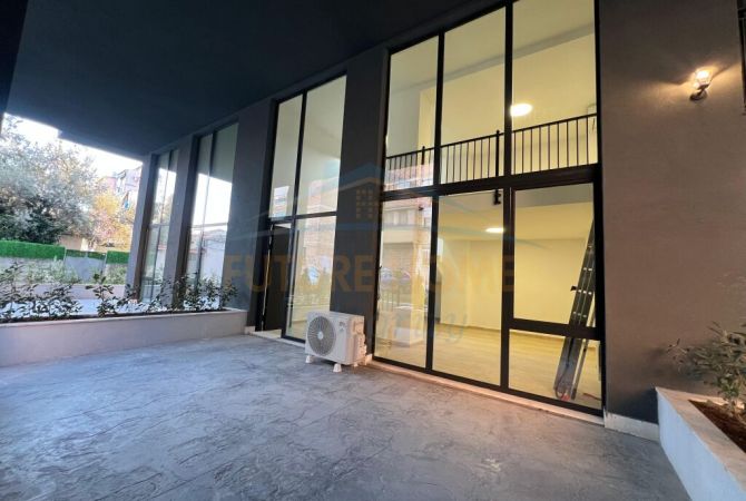 Ambjent biznesi me qera 3+1 ne Tirane - 1,000 Euro