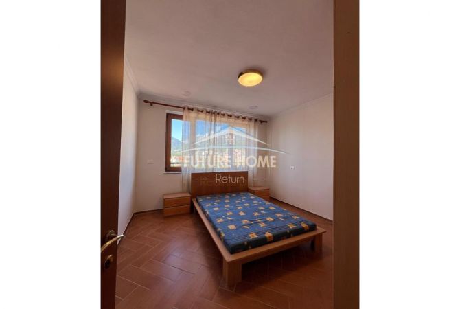 Shtepi ne shitje Apartament ne Tirane, 2+1, Mobilimi E mobiluar, Pagesa 168,000  Euro.