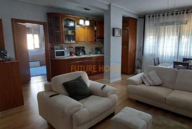 Shtepi me qera Apartament ne Tirane, 2+1, Mobilimi E mobiluar, Pagesa 650  Euro.