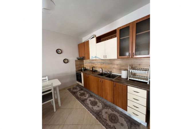 Shtepi me qera Apartament ne Tirane, 2+1, Mobilimi E mobiluar, Pagesa 620  Euro.