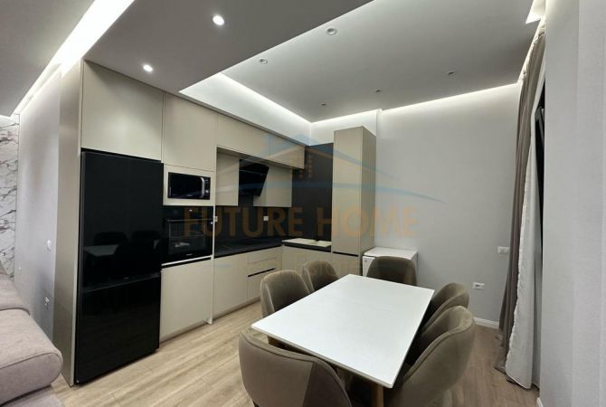 Shtepi ne shitje Apartament ne Tirane, 2+1, Mobilimi E mobiluar, Pagesa 270,000  Euro.