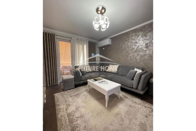 Shtepi me qera Apartament ne Tirane, 2+1, Mobilimi E mobiluar, Pagesa 800  Euro.