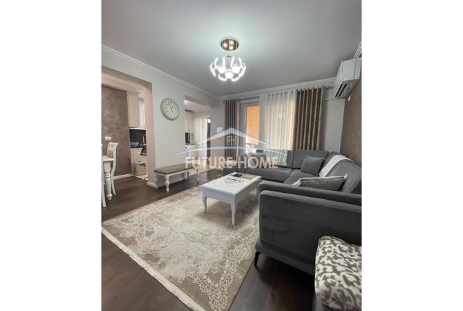 Shtepi me qera Apartament ne Tirane, 2+1, Mobilimi E mobiluar, Pagesa 800  Euro.