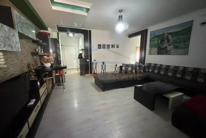 Shtepi ne shitje Apartament ne Tirane, 2+1, Mobilimi E mobiluar, Pagesa 186,000  Euro.