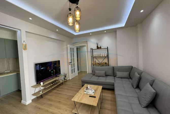 Shtepi me qera Apartament ne Tirane, 2+1, Mobilimi E mobiluar, Pagesa 850  Euro.