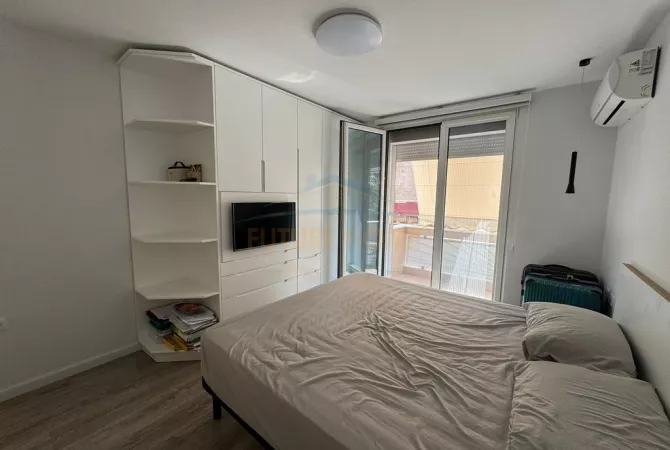 Shtepi me qera Apartament ne Tirane, 2+1, Mobilimi E mobiluar, Pagesa 1,100  Euro.