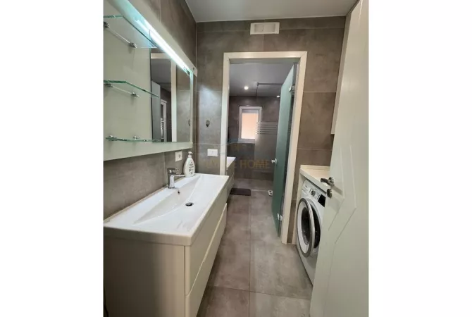 Shtepi me qera 2+1 ne Tirane - 1,100 Euro