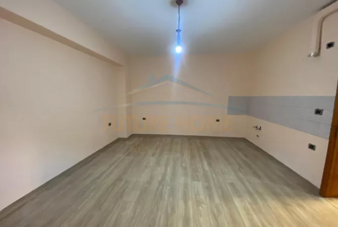 Shtepi me qera Apartament ne Tirane, 1+1, Mobilimi Bosh, pa mobiluar, Pagesa 450  Euro.