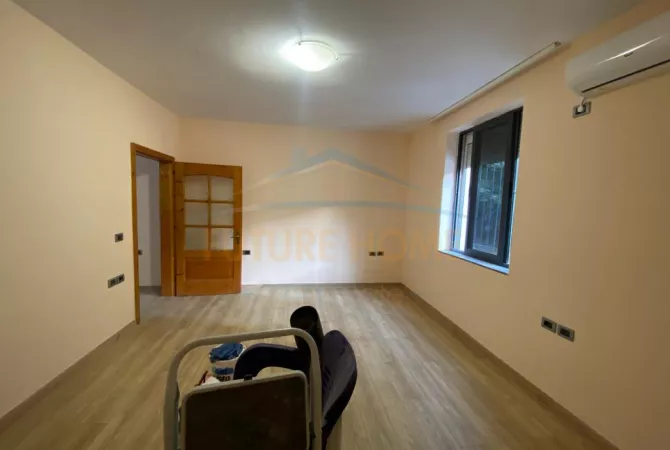 Shtepi me qera 1+1 ne Tirane - 450 Euro
