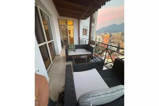 Shtepi me qera 2+1 ne Tirane - 670 Euro