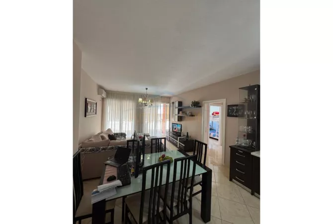 Shtepi me qera Apartament ne Tirane, 2+1, Mobilimi E mobiluar, Pagesa 450  Euro.
