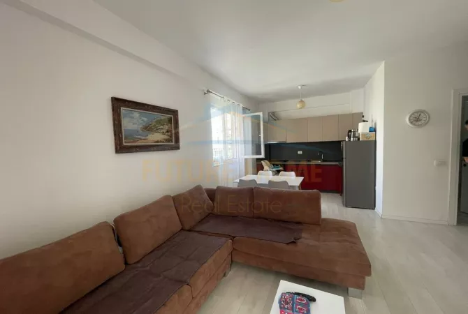 Shtepi me qera 2+1 ne Tirane - 650 Euro