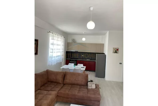 Shtepi me qera 2+1 ne Tirane - 650 Euro