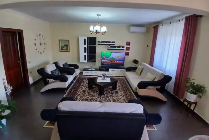 Shtepi me qera 2+1 ne Tirane - 550 Euro