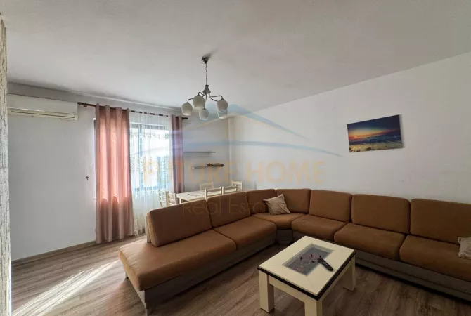 Shtepi me qera 2+1 ne Tirane - 800 Euro