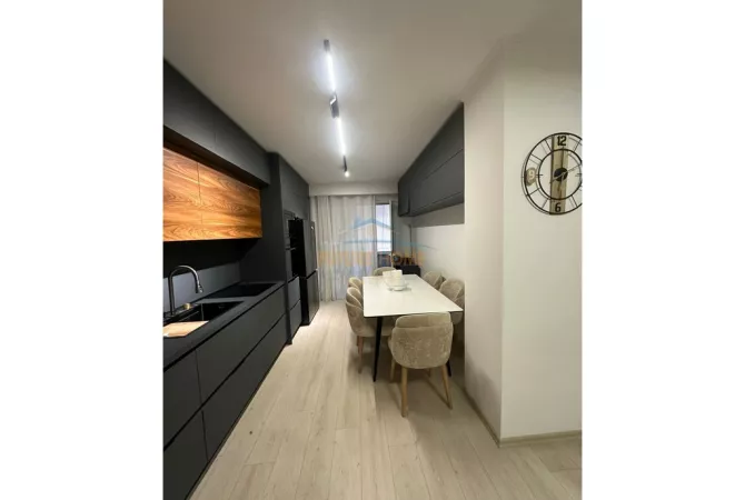 Shtepi me qera 2+1 ne Tirane - 850 Euro