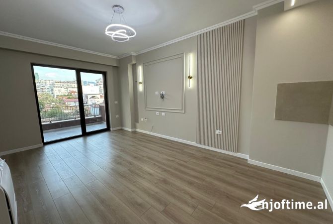 Ambient biznesi me qera 3+1 ne Tirane - 900 Euro