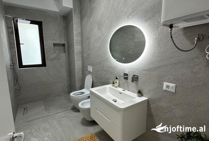 Ambjent Biznesi 2+1 ME QERA Myslym Shyri