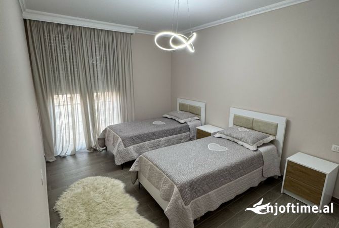 Shtepi me qera Apartament ne Tirane, 2+1, Mobilimi E mobiluar, Pagesa 750  Euro.