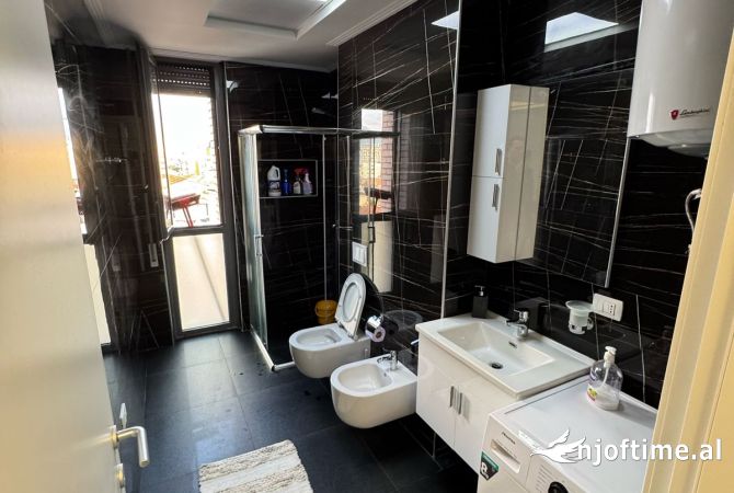 Shtepi me qera Apartament ne Tirane, 2+1, Mobilimi E mobiluar, Pagesa 750  Euro.