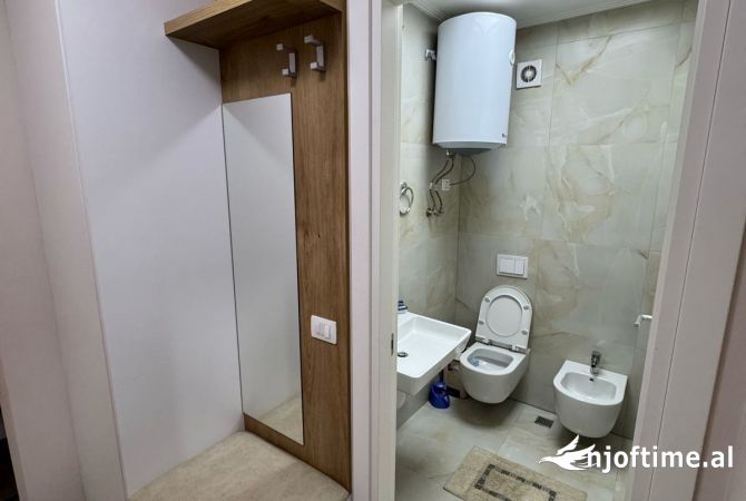 Shtepi me qera Apartament ne Tirane, 2+1, Mobilimi E mobiluar, Pagesa 750  Euro.