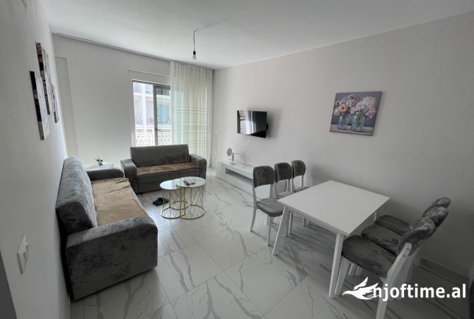 Shtepi me qera 2+1 ne Tirane - 750 Euro