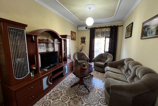 Shtepi me qera 2+1 ne Tirane - 35,000 Leke