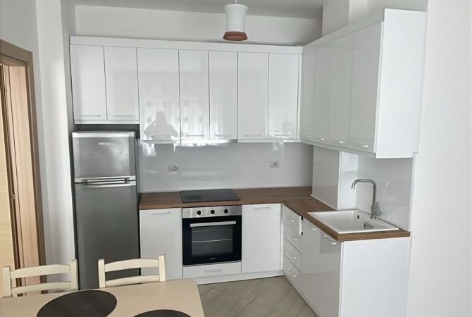 Shtepi me qera 2+1 ne Tirane - 550 Euro