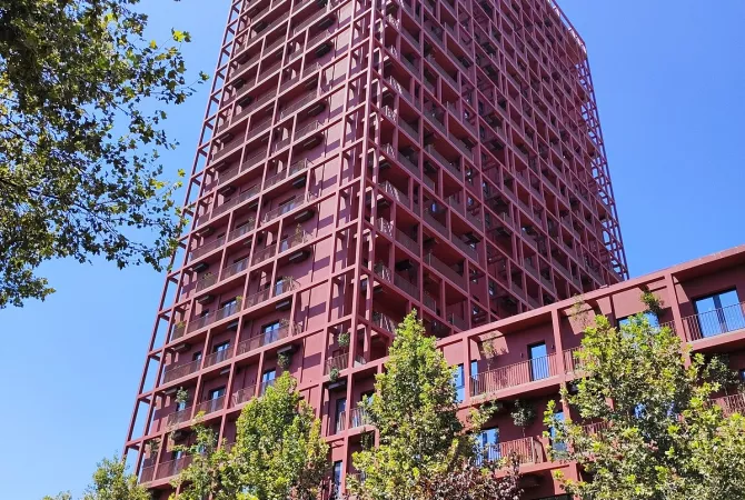 Ambient biznesi me qera 3+1 ne Tirane - 1,350 Euro
