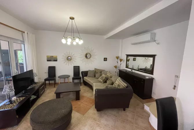 Casa in affitto 3+1 a Tirana - 1,000 Euro