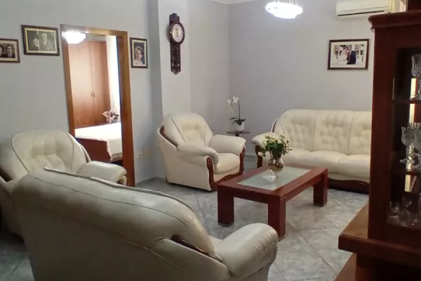 Shtepi me qera 2+1 ne Tirane - 65,000 Leke